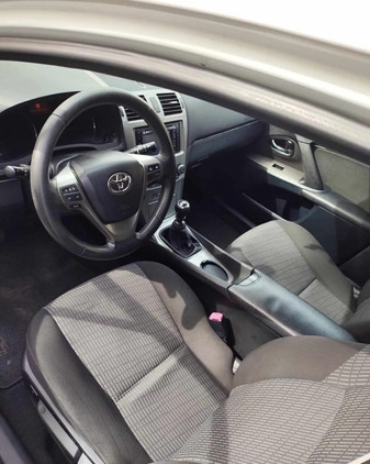 Toyota Avensis cena 25900 przebieg: 226000, rok produkcji 2011 z Olsztyn małe 56